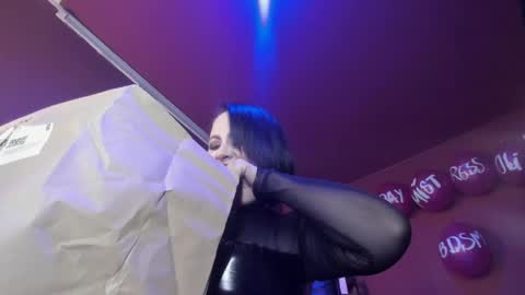   online show from February 7, 2025, 4:46 pm