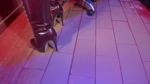   online show from February 21, 2025, 1:33 pm