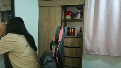 Olivia online show from February 20, 2026, 11:54 am