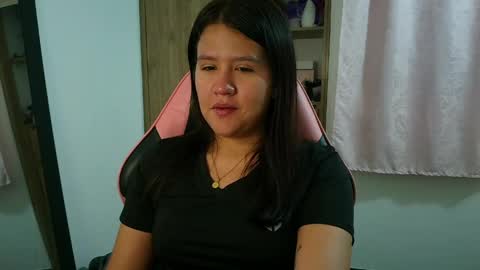 Olivia online show from April 6, 2026, 12:06 pm