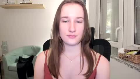 Snapshot of oliviaaa2003 chatting on January 19, 2025, 6:00 pm Oliwiaa2004 online show from January 19, 2025, 6:00 pm