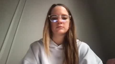 Snapshot of oliviaaraee chatting on February 5, 2026, 6:12 pm oliviaaraee online show from February 5, 2026, 6:12 pm