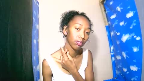 Snapshot of oliviah27 chatting on October 3, 2025, 10:01 am oliviah27 online show from October 3, 2025, 10:01 am