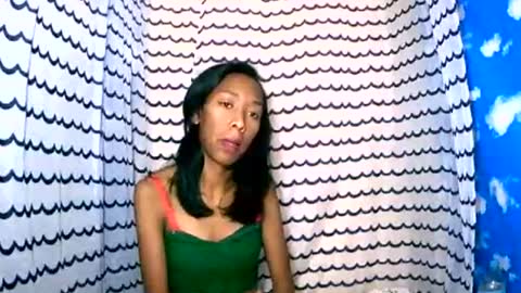 Snapshot of oliviah27 chatting on October 21, 2025, 8:15 am oliviah27 online show from October 21, 2025, 8:15 am