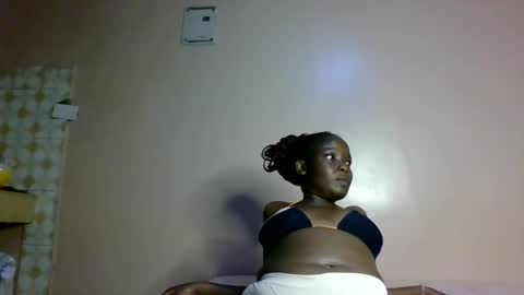 oliviah_1 online show from October 13, 2025, 10:32 pm