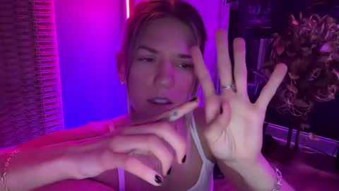 Olivia online show from January 28, 2025, 4:29 am