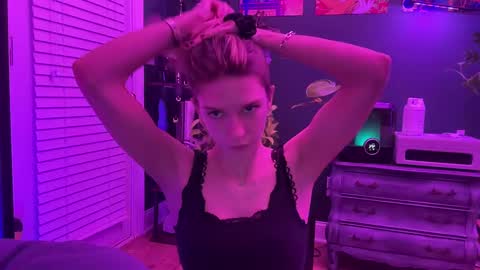 Olivia online show from February 14, 2025, 4:37 am