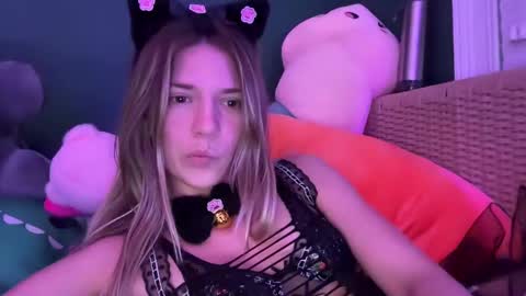 Olivia online show from March 11, 2025, 5:38 am