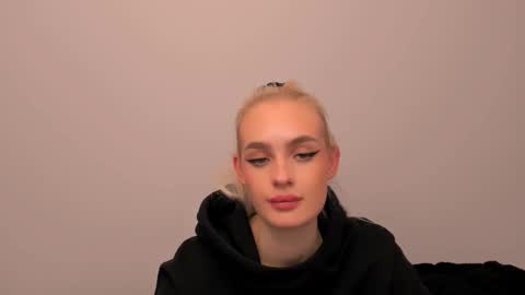 oliviaBeauty online show from February 11, 2026, 8:03 pm