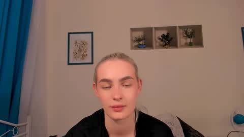 oliviaBeauty online show from April 18, 2026, 7:58 pm