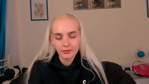 oliviaBeauty online show from April 20, 2026, 6:53 pm
