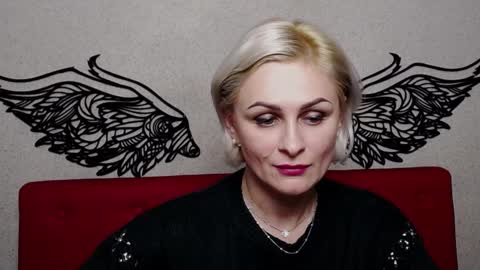 Snapshot of oliviahorst chatting on December 4, 2024, 3:32 pm OliviaHorst online show from December 4, 2024, 3:32 pm