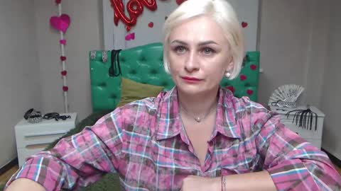 Snapshot of oliviahorst chatting on September 24, 2025, 5:22 am OliviaHorst online show from September 24, 2025, 5:22 am