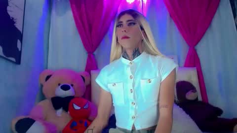 oliviahot01 online show from March 8, 2026, 1:47 am