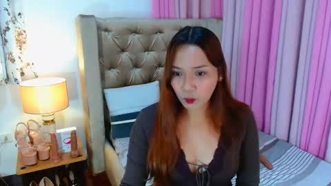 Snapshot of oliviahutton chatting on May 12, 2026, 12:52 am oliviahutton online show from May 12, 2026, 12:52 am
