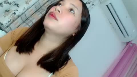 Snapshot of oliviahutton chatting on June 12, 2026, 6:45 am oliviahutton online show from June 12, 2026, 6:45 am