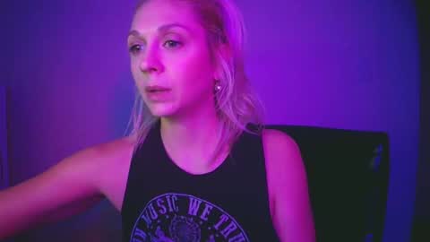 oliviajadex online show from November 18, 2025, 3:23 am