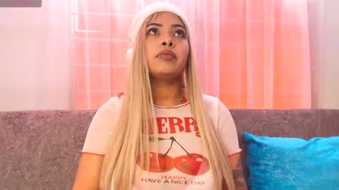 Olivia  online show from December 2, 2025, 4:02 pm