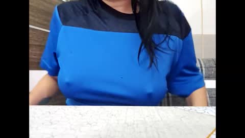 Snapshot of oliviaoly chatting on December 21, 2025, 8:54 am Olivia online show from December 21, 2025, 8:54 am