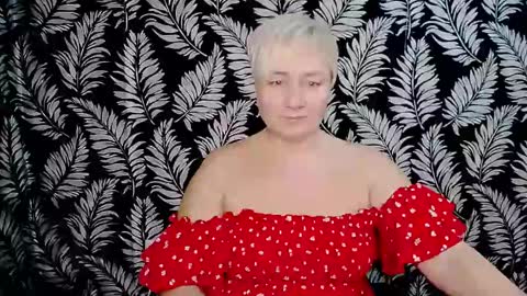Snapshot of oliviaoskar_ chatting on December 7, 2024, 12:13 pm Kelly online show from December 7, 2024, 12:13 pm