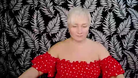 Snapshot of oliviaoskar_ chatting on December 9, 2024, 12:19 pm Kelly online show from December 9, 2024, 12:19 pm