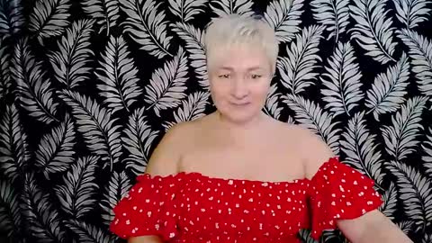 Snapshot of oliviaoskar_ chatting on December 13, 2024, 2:38 pm Kelly online show from December 13, 2024, 2:38 pm