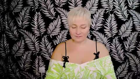 Snapshot of oliviaoskar_ chatting on December 14, 2024, 8:45 am Kelly online show from December 14, 2024, 8:45 am