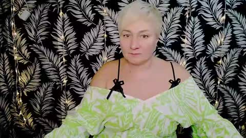 Snapshot of oliviaoskar_ chatting on December 21, 2024, 3:42 pm Kelly online show from December 21, 2024, 3:42 pm