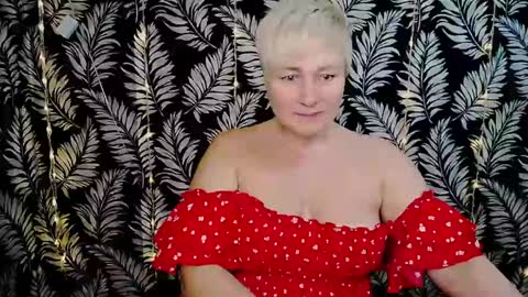 Snapshot of oliviaoskar_ chatting on December 22, 2024, 3:33 pm Kelly online show from December 22, 2024, 3:33 pm
