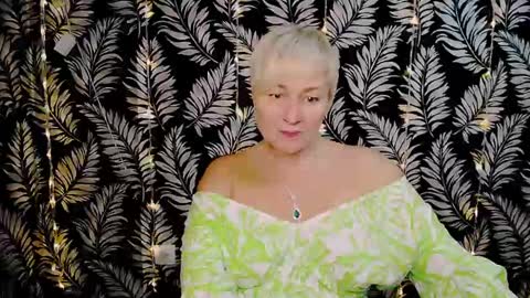 Snapshot of oliviaoskar_ chatting on December 28, 2024, 3:15 pm Kelly online show from December 28, 2024, 3:15 pm
