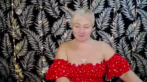 Snapshot of oliviaoskar_ chatting on December 29, 2024, 12:01 pm Kelly online show from December 29, 2024, 12:01 pm