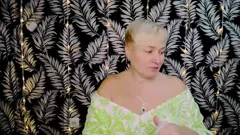 Snapshot of oliviaoskar_ chatting on December 30, 2024, 12:09 pm Kelly online show from December 30, 2024, 12:09 pm