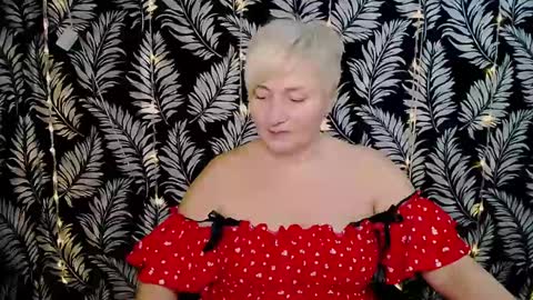 Snapshot of oliviaoskar_ chatting on January 13, 2025, 12:24 pm Kelly online show from January 13, 2025, 12:24 pm