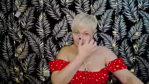 Snapshot of oliviaoskar_ chatting on January 21, 2025, 11:13 am Kelly online show from January 21, 2025, 11:13 am