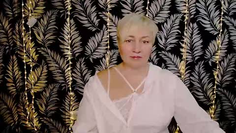 Snapshot of oliviaoskar_ chatting on February 6, 2025, 12:05 pm Kelly online show from February 6, 2025, 12:05 pm