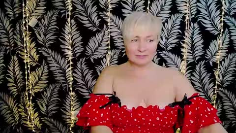 Snapshot of oliviaoskar_ chatting on February 10, 2025, 3:32 pm Kelly online show from February 10, 2025, 3:32 pm