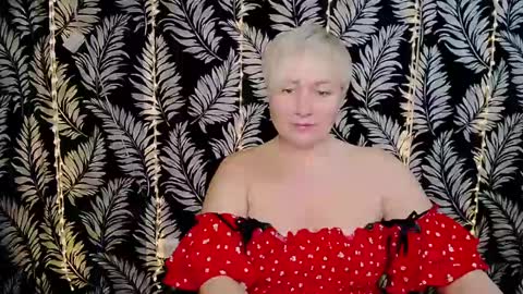 Snapshot of oliviaoskar_ chatting on February 16, 2025, 12:21 pm Kelly online show from February 16, 2025, 12:21 pm
