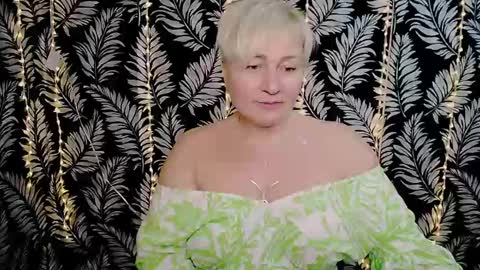 Snapshot of oliviaoskar_ chatting on March 1, 2025, 3:27 pm Kelly online show from March 1, 2025, 3:27 pm