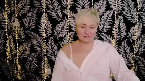 Snapshot of oliviaoskar_ chatting on March 3, 2025, 3:31 pm Kelly online show from March 3, 2025, 3:31 pm