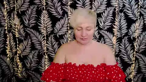 Snapshot of oliviaoskar_ chatting on March 8, 2025, 12:20 pm Kelly online show from March 8, 2025, 12:20 pm