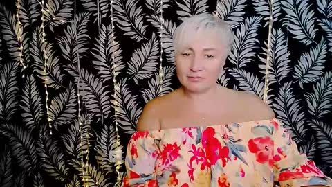 Snapshot of oliviaoskar_ chatting on October 17, 2025, 11:35 am Kelly online show from October 17, 2025, 11:35 am