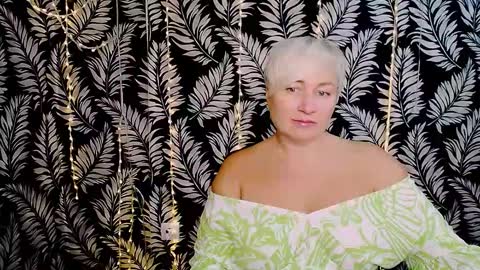 Snapshot of oliviaoskar_ chatting on October 20, 2025, 11:32 am Kelly online show from October 20, 2025, 11:32 am