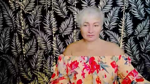 Snapshot of oliviaoskar_ chatting on October 27, 2025, 12:42 pm Kelly online show from October 27, 2025, 12:42 pm