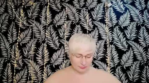 Kelly online show from April 10, 2026, 10:31 am