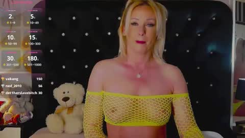 Olivia online show from May 19, 2026, 1:56 am