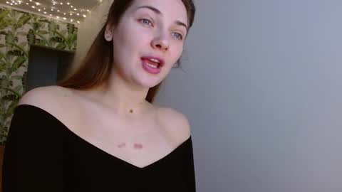 Olivia online show from December 12, 2024, 5:52 am