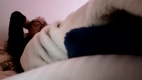 Snapshot of oliviassl22 chatting on November 14, 2025, 7:01 pm oliviassl22 online show from November 14, 2025, 7:01 pm