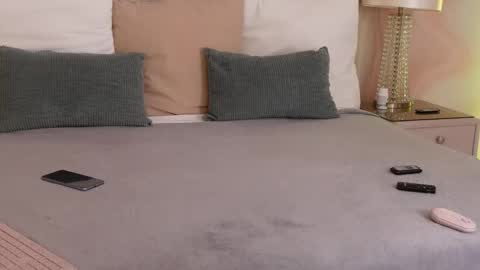 OliviaSway online show from November 16, 2025, 9:53 pm