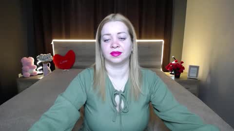 Oliviaverr online show from March 3, 2026, 1:39 pm