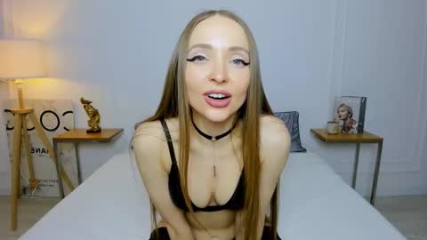 Olivia online show from March 12, 2025, 5:46 am